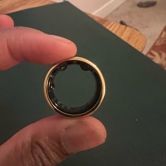 Oura Ring Horizon Size 7 in Gold - Picture 3 of 7